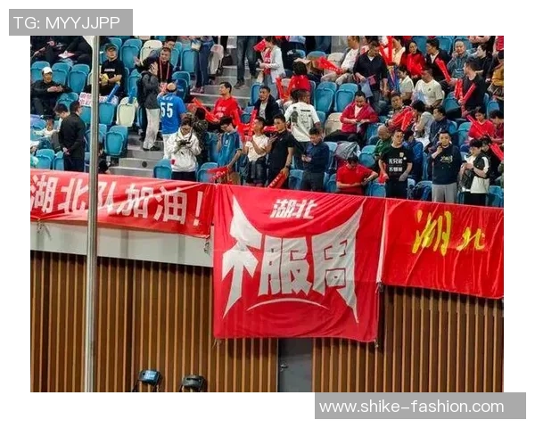 全运会特别报道：武汉足球队奋勇拼搏逆袭之路的精彩瞬间与感人故事