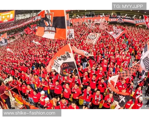 成都足球队的辉煌崛起与挑战历程全景回顾